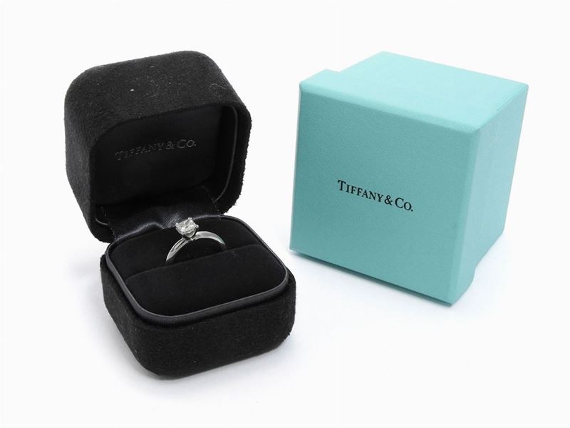 Anello Solitario Tiffany & Co in Platino con Diamante