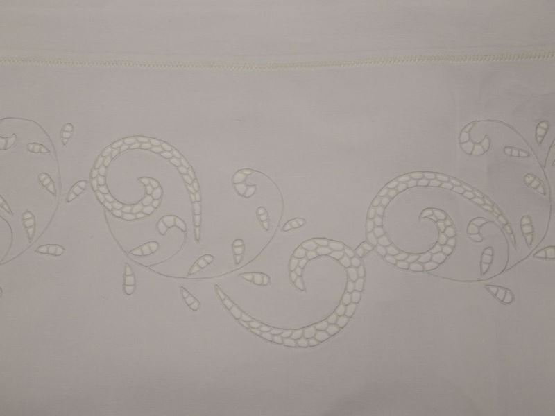 Parure Matrimoniale in Puro Lino Bianco Ricamato, Artigianato Fiorentino