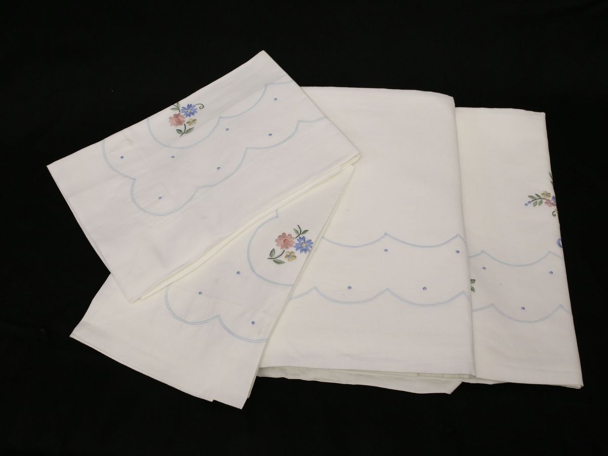 Parure per Letto Matrimoniale in Puro Lino Bianco, Artigianato Fiorentino