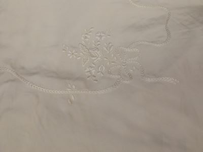 Copriletto Matrimoniale in Pura Seta Beige, Artigianato Fiorentino