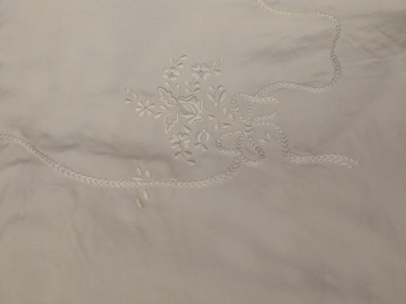 Copriletto Matrimoniale in Pura Seta Beige, Artigianato Fiorentino