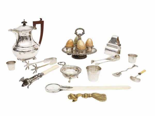 A silver and silver plated curiosities lot
