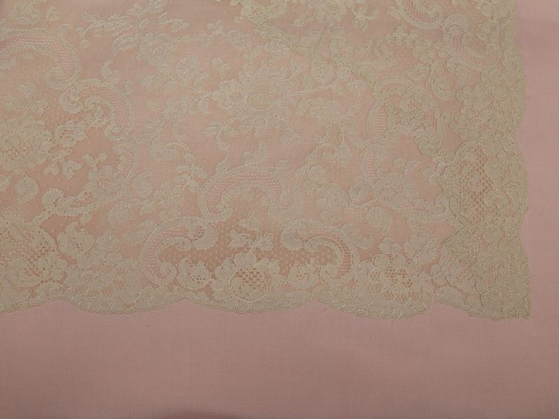 Completo Matrimoniale in Pura Seta Rosa e Pizzo, Artigianato Fiorentino