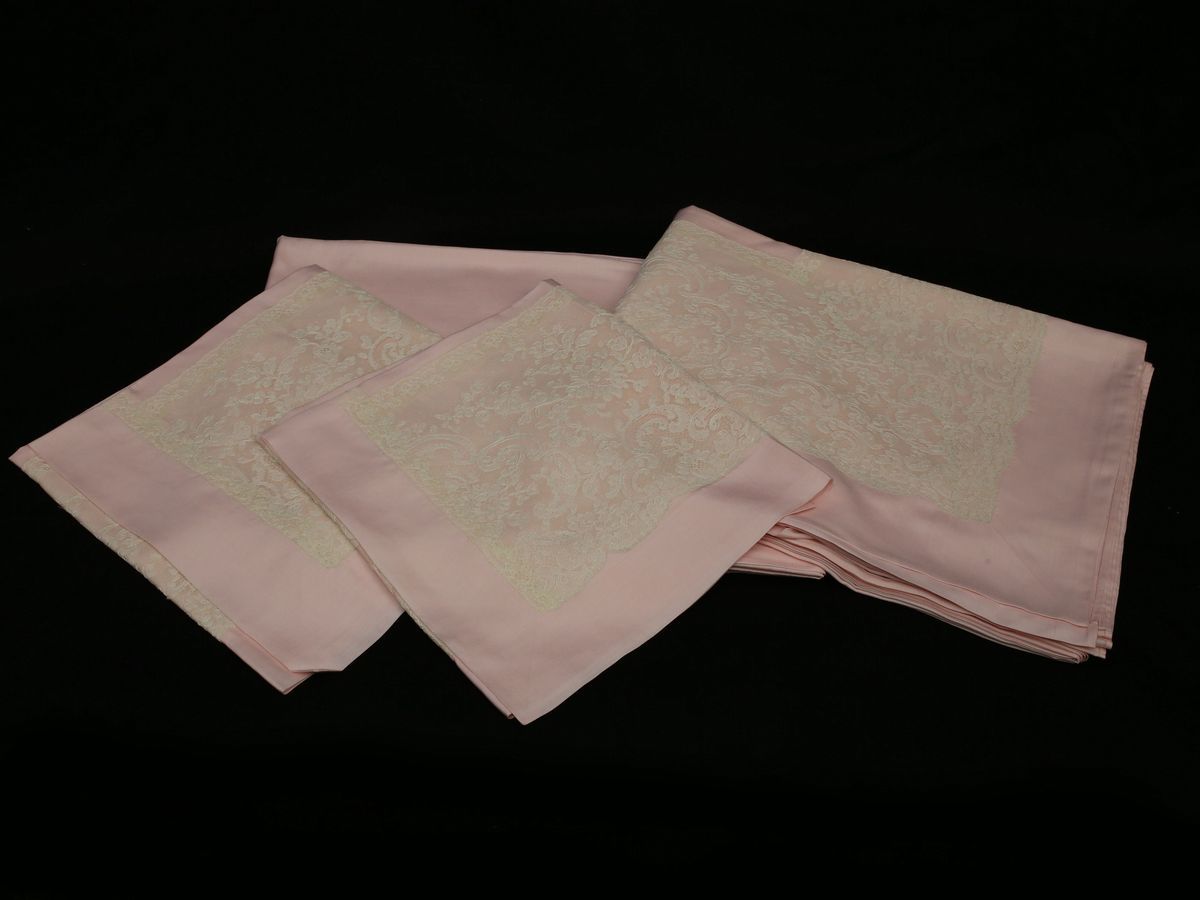 Completo Matrimoniale in Pura Seta Rosa e Pizzo, Artigianato Fiorentino