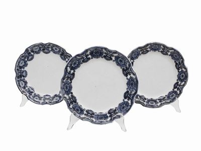 Serie di Tre Piatti in Maiolica