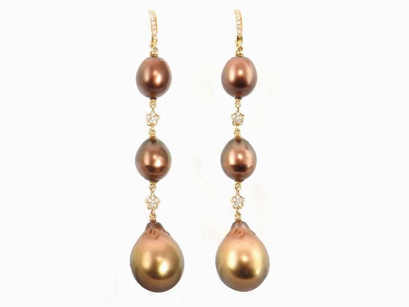 Orechhini Pendenti in Oro Rosa con Diamanti e Perle Coltivate Barocche Marroni