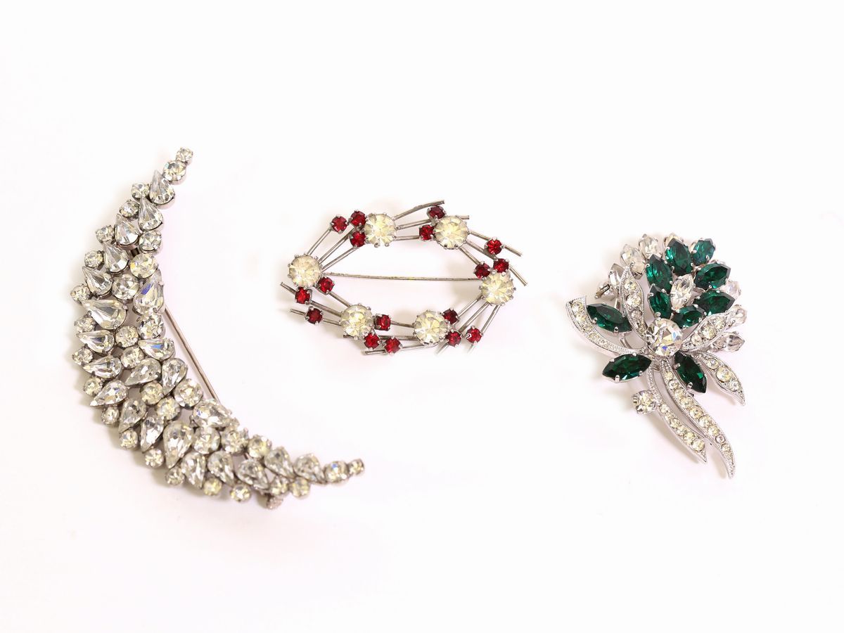 Lotto di Bijoux in Metallo Argentato e Strass