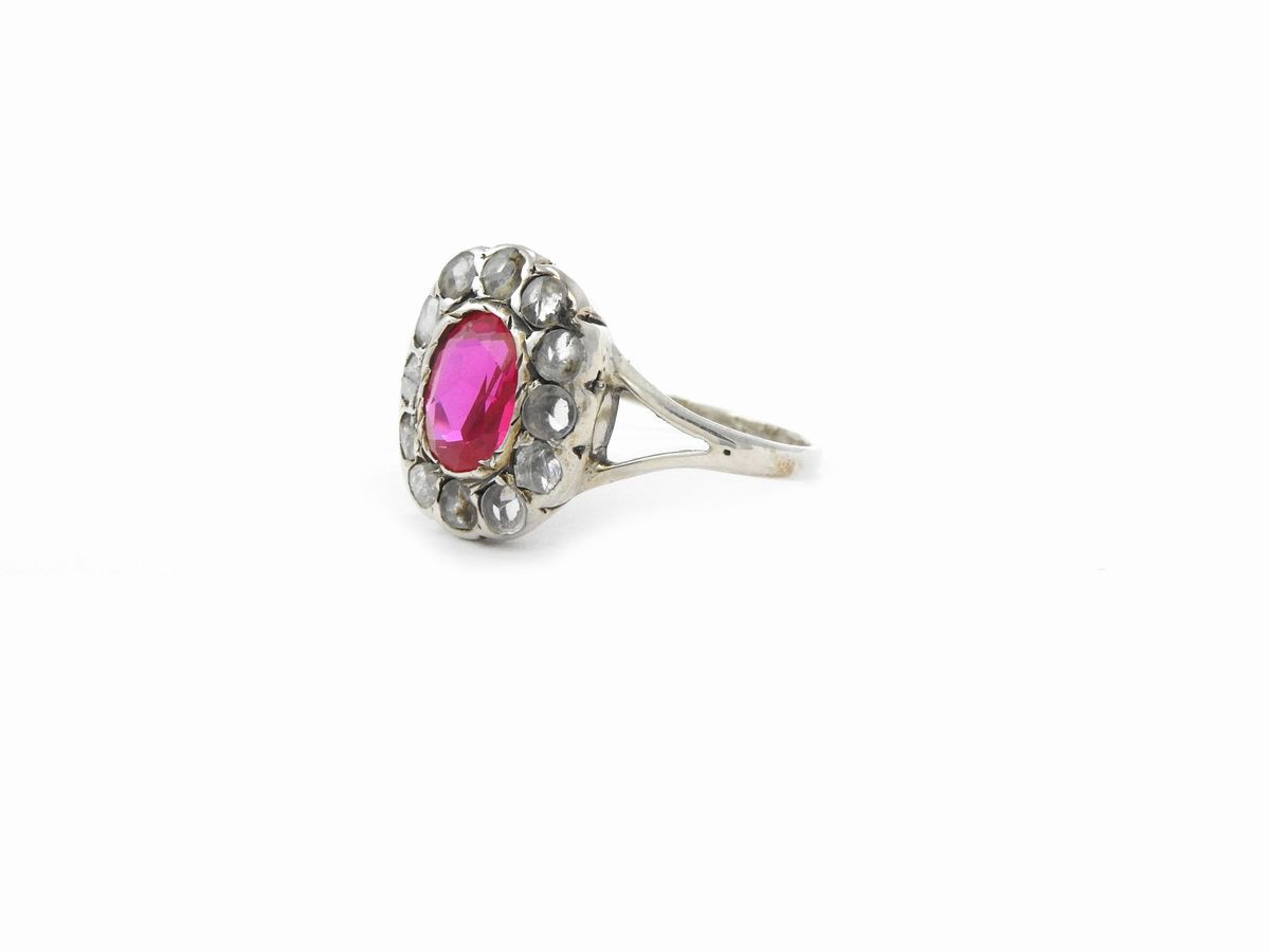 Anello Ion Oro a Basso Titolo e Argento con Diamanti e Rubino Sintetico