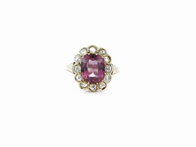 Anello in Oro a Basso Titolo con Diamanti e Corindone Sintetico Cangiante