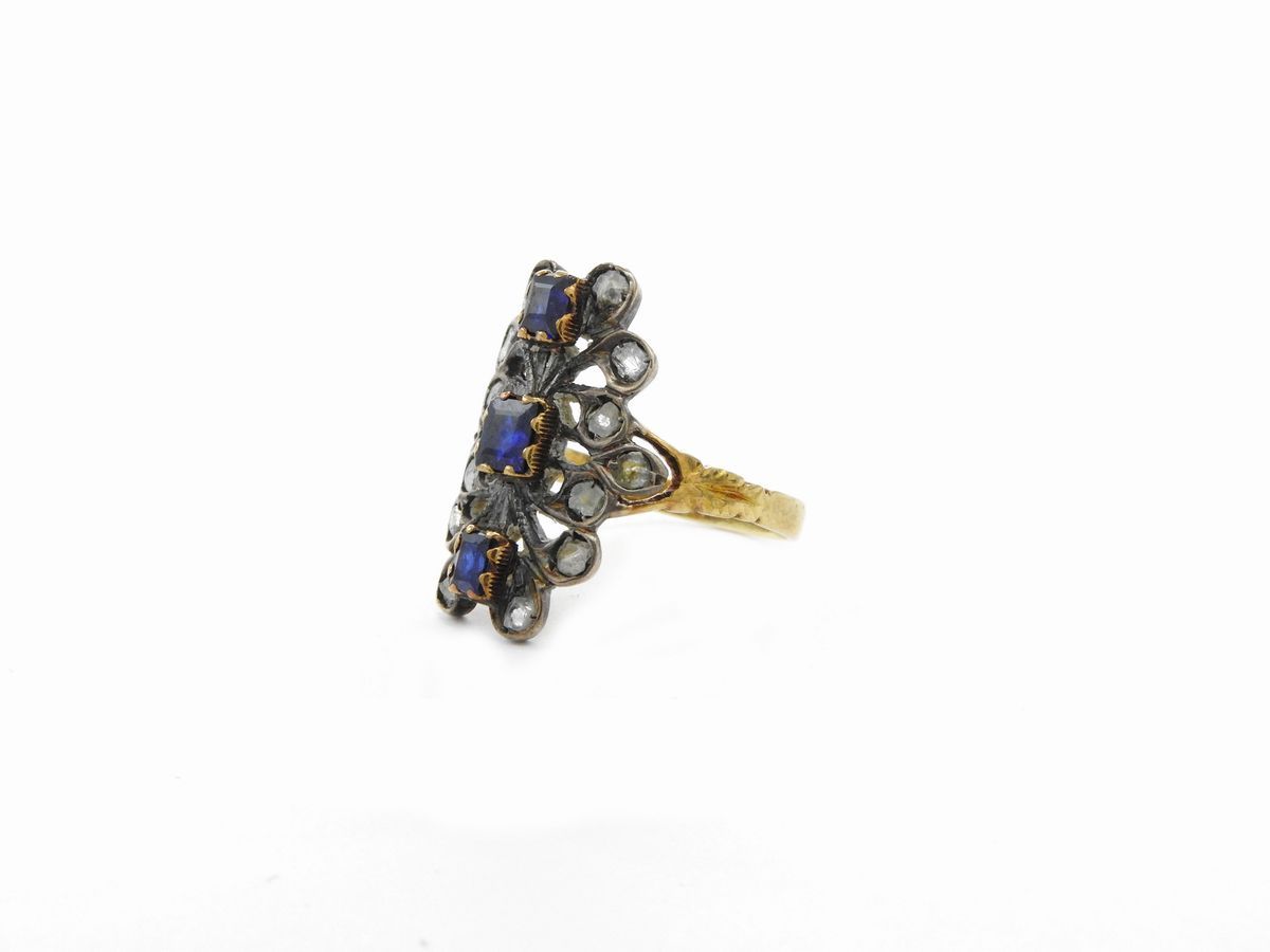 Anello in Oro Giallo e Argento con Zaffiri e Diamanti