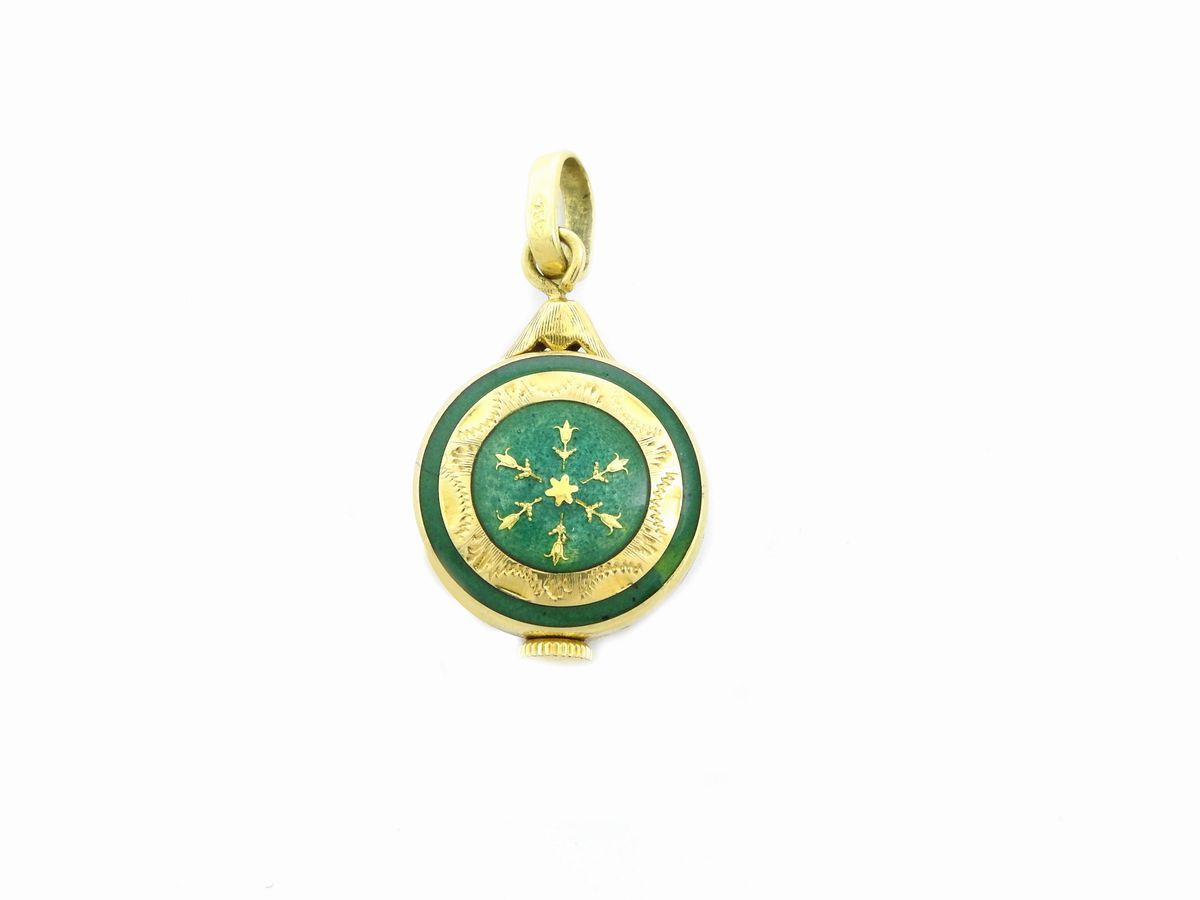 Piccolo Orologio da Taschino per Donna in Oro Giallo con Smalti Verdi