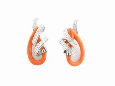 Orecchini in Oro Bianco con Diamanti e Coralli Rosso-arancio
