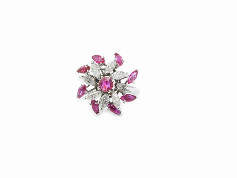 Anello in Oro Bianco con Diamanti e Rubini