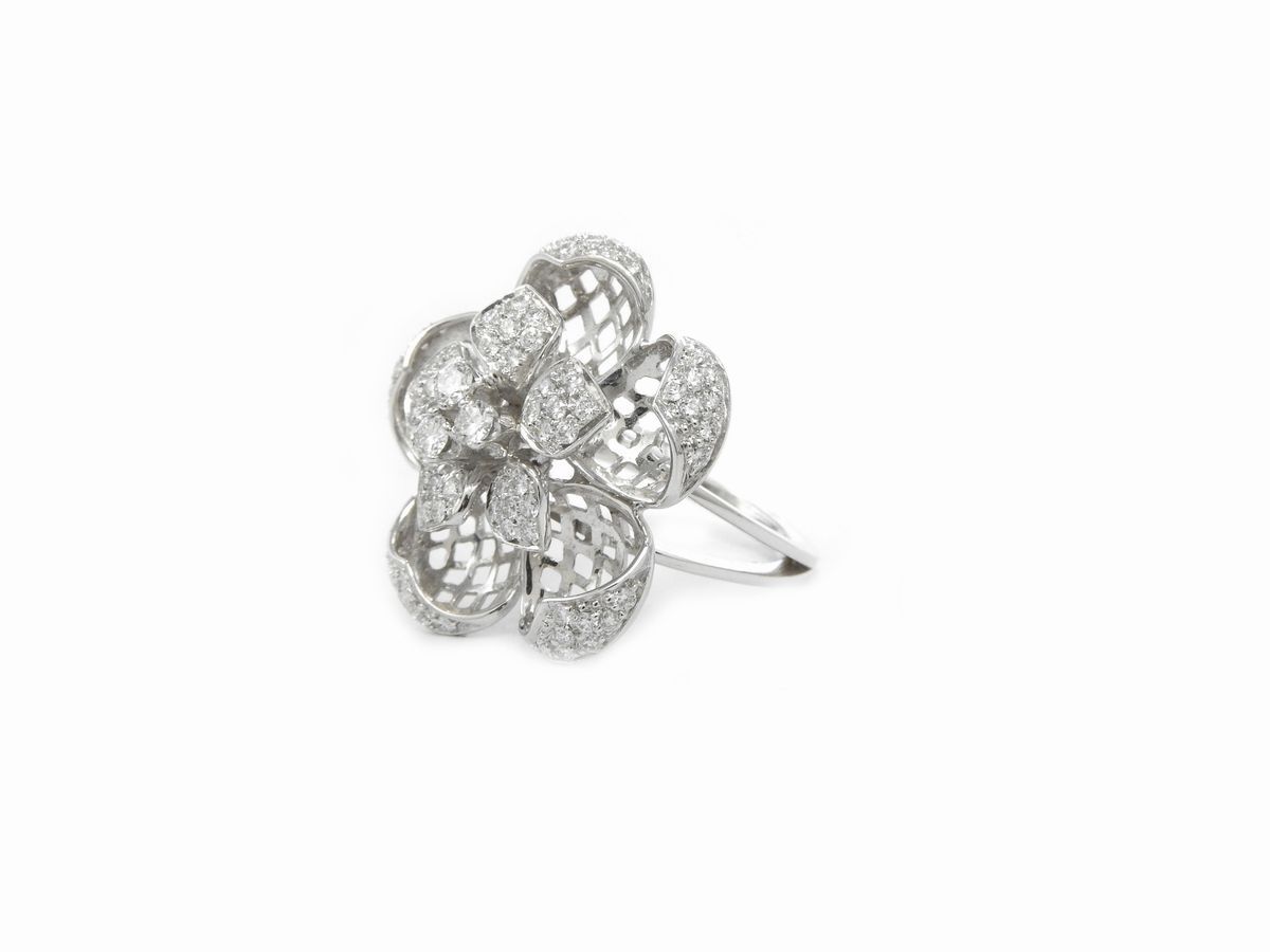 Anello in Oro Bianco con Diamanti