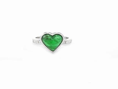 Anello in Oro Bianco con Diamanti e Smeraldo