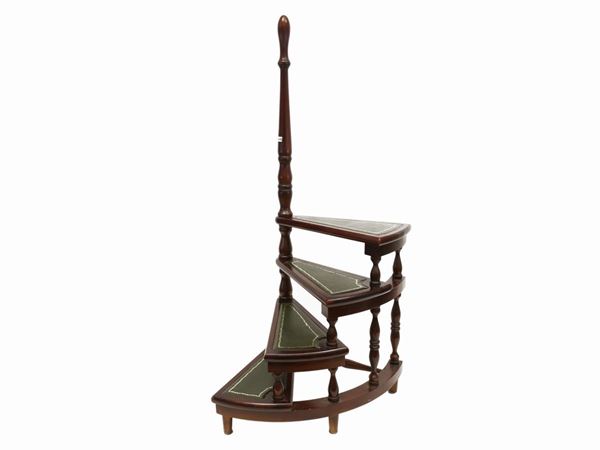 An English mahogany library ladder  - Auction Furniture and paintings from florentine apartment - Maison Bibelot - Casa d'Aste Firenze - Milano