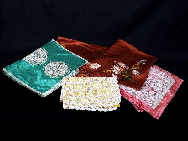 Silk, cotton e lace centrepieces