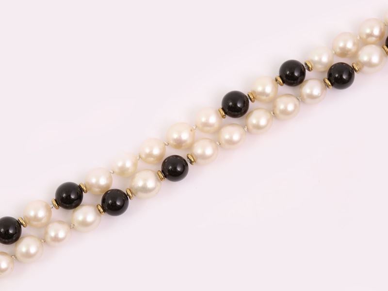 Collana di Perle Coltivate e Onice con Inserti e Chiusura in Oro