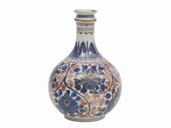 An porcelain vase