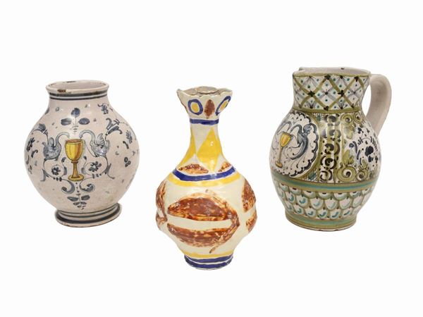 Tre vasi in ceramica  - Asta Arredi e Dipinti Antichi da un appartamento fiorentino - Maison Bibelot - Casa d'Aste Firenze - Milano