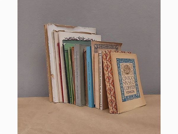 Lotto di opuscoli e cataloghi di musei  (XIX/XX secolo)  - Auction Art Books - Maison Bibelot - Casa d'Aste Firenze - Milano