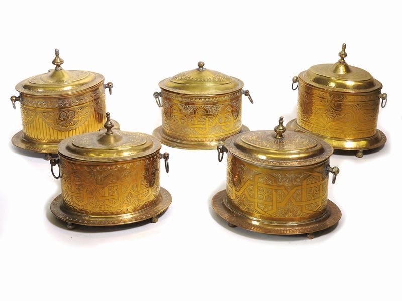 Cinque Scatole con Coperchio in Ottone