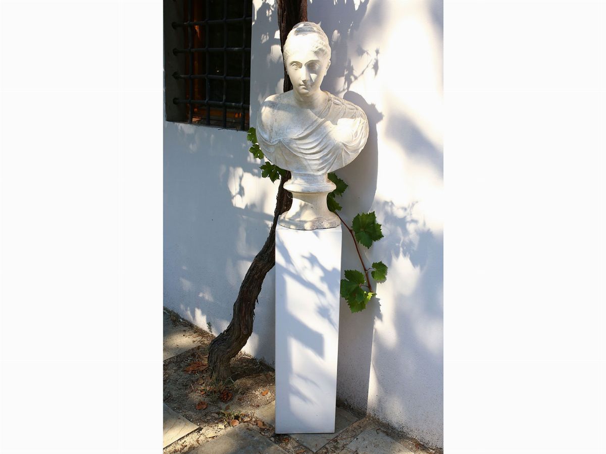 Busto Femminile Classico in Gesso