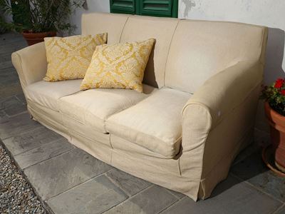 Divano a Tre Posti Imbottito e Rivestito in Filaticcio Beige