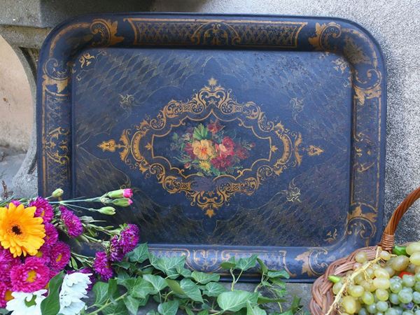 An eboinized tole tray  (late 19th century)  - Auction Tuscan style: curiosities from a country residence - Maison Bibelot - Casa d'Aste Firenze - Milano