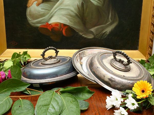 Pair of oval vegetables in silver metal  - Auction Tuscan style: curiosities from a country residence - Maison Bibelot - Casa d'Aste Firenze - Milano