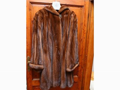 Giaccone con Cappuccio in Visone Color Biscotto Brogi Firenze