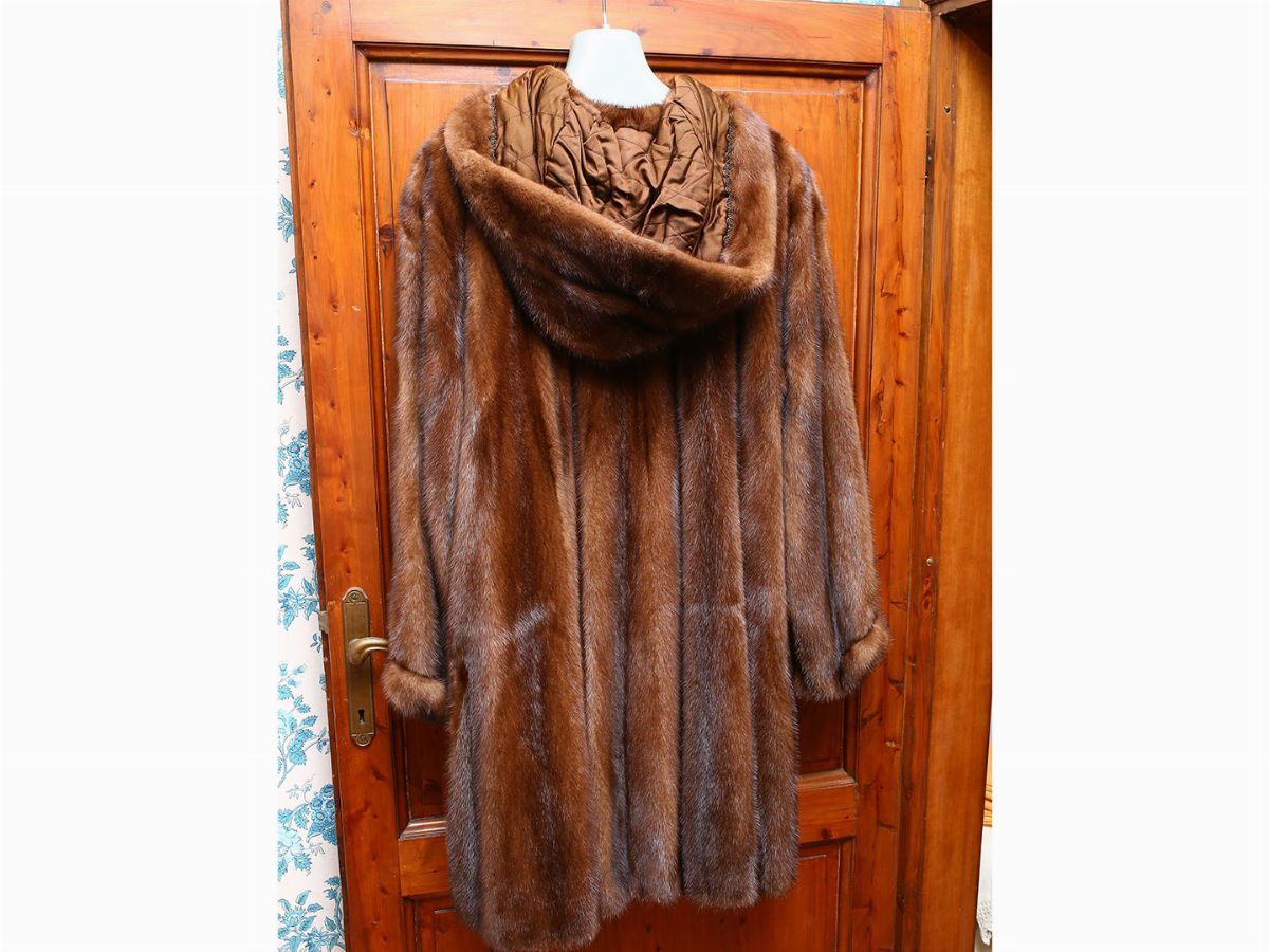 Giaccone con Cappuccio in Visone Color Biscotto Brogi Firenze