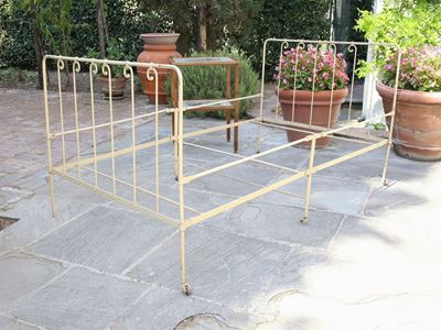 Letto di Servizio in Ferro Battuto Laccato Avorio