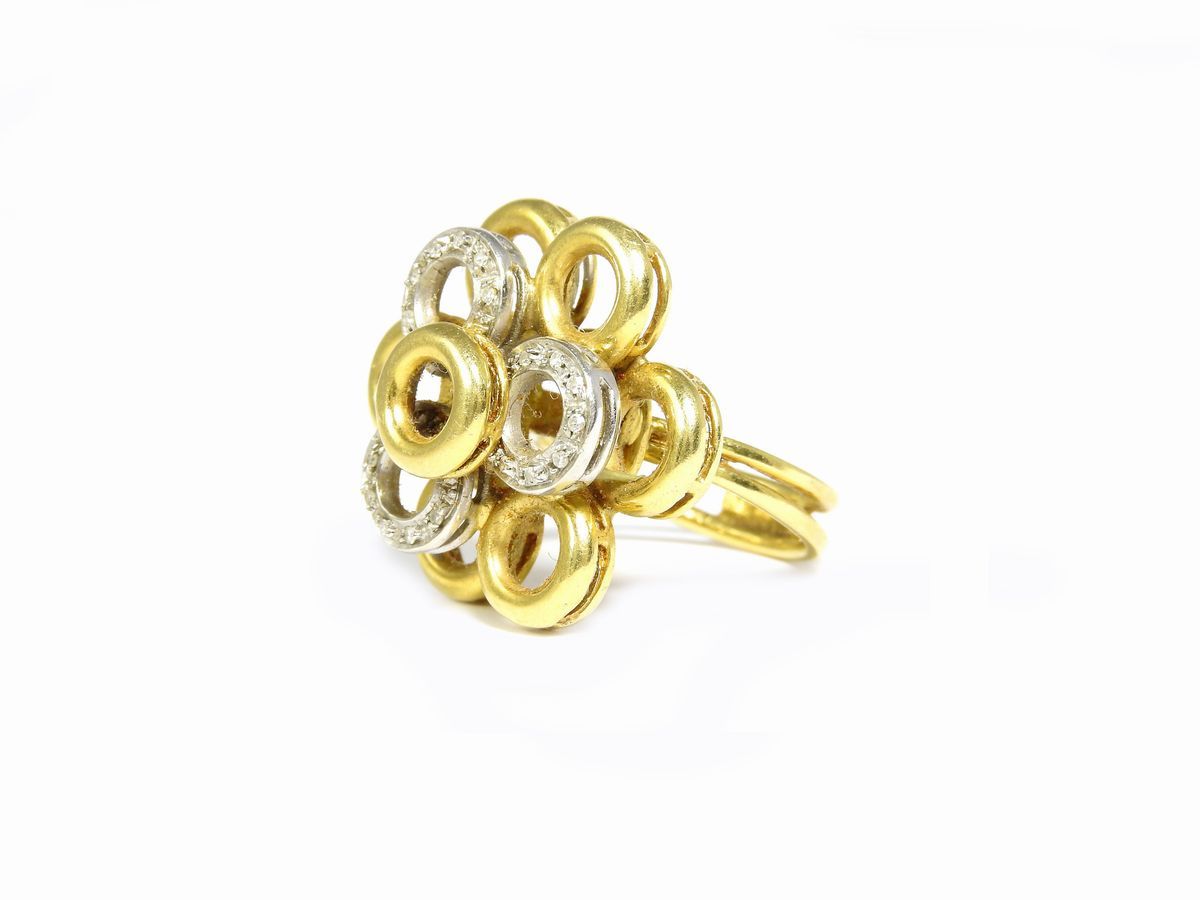Anello in Oro Giallo e Bianco con Diamanti