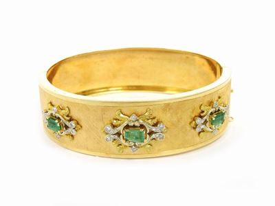 Bracciale Rigido in Oro Giallo con Diamanti e Smeraldi