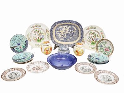 Miscellanea di Piatti Decorativi in Ceramica