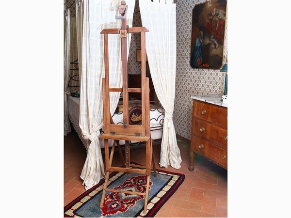 Easel for paintings in beech