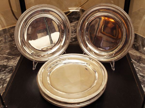 A set of twelve silver plates  - Auction The florentine house of a milanese collector: important glasses, objects of art and contemporary art - Maison Bibelot - Casa d'Aste Firenze - Milano