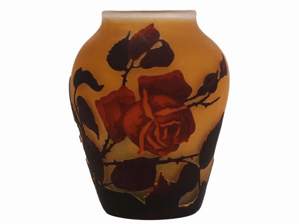 A Muller frères cameo glass vase decorated with red rose
