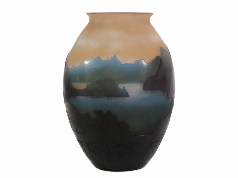 Vaso E. Gallé con Decoro a Cammeo