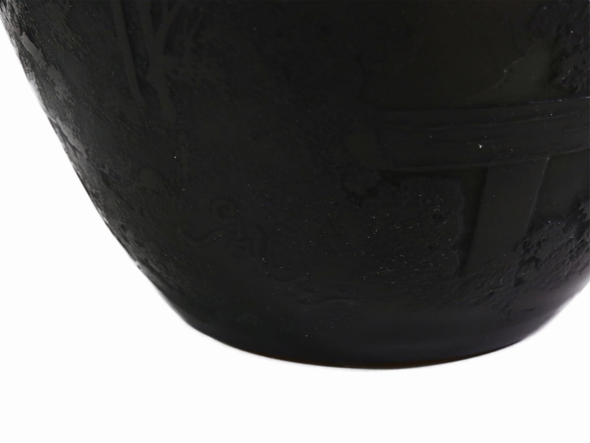 Vaso E. Gallé con Decoro a Cammeo