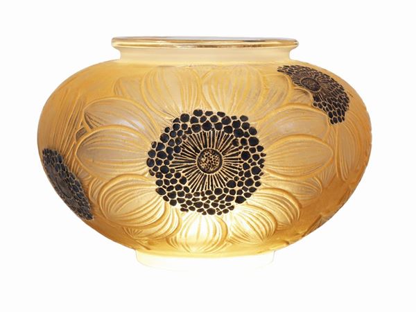 A Lalique patinated mould-blown glass with dhalia flowers