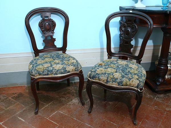 Set of twelve walnut chairs  (Tuscany, mid 19th century)  - Auction Furniture and Paintings from the Ancient Fattoria Franceschini, partly from Villa I Pitti - Maison Bibelot - Casa d'Aste Firenze - Milano