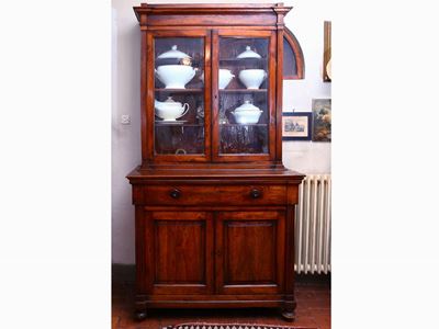 Credenza a Due Corpi in Ciliegio