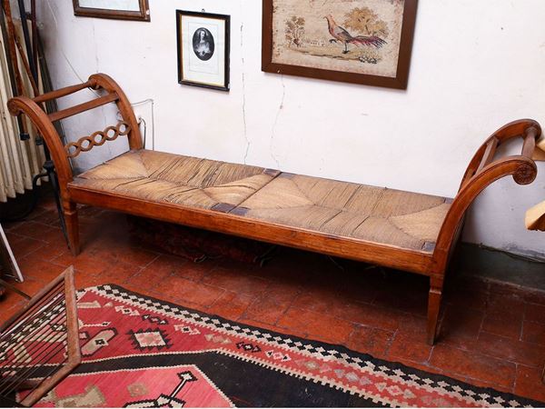Walnut sofa  (Tuscany, late 18th century)  - Auction Furniture and Paintings from the Ancient Fattoria Franceschini, partly from Villa I Pitti - Maison Bibelot - Casa d'Aste Firenze - Milano