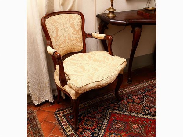 Walnut armchair  (mid 18th century)  - Auction Furniture and Paintings from the Ancient Fattoria Franceschini, partly from Villa I Pitti - Maison Bibelot - Casa d'Aste Firenze - Milano