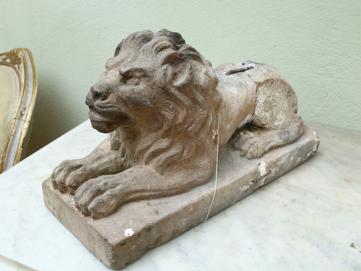 Coppia di Leoni in Pietra Serena
