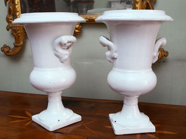 Pair of Medici earthenware vases  - Auction Furniture and Paintings from the Ancient Fattoria Franceschini, partly from Villa I Pitti - Maison Bibelot - Casa d'Aste Firenze - Milano