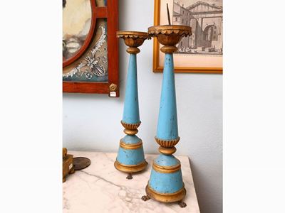 Coppia di Torciere in Tôle Dorata e Laccata