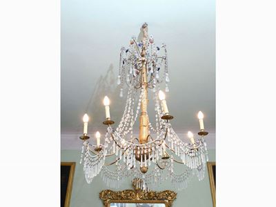 Lampadario in Legno Intagliato e Dorato e Cristalli